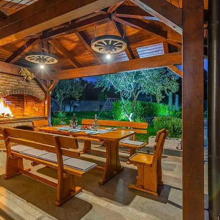 Holiday home 4 Bedroom Cozy Home In Marcana *