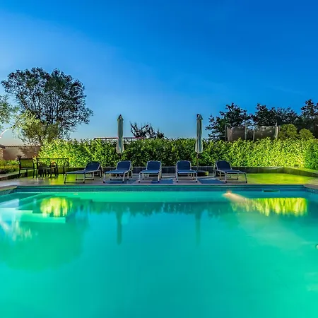 4 Bedroom Cozy Home In Marcana Holiday home Marcana