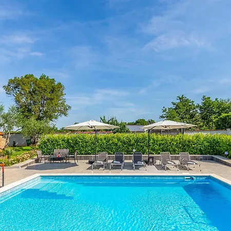 4 Bedroom Cozy Home In Marcana Holiday home Marcana
