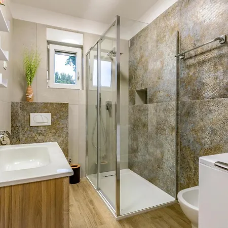 4 Bedroom Cozy Home In Marcana * Marcana