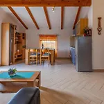 度假居 Lovely In Marčana