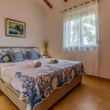 Holiday home 4 Bedroom Cozy Home In Marcana *
