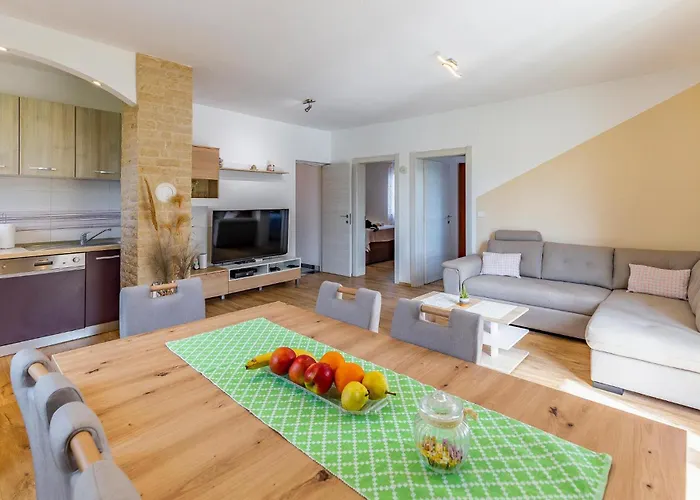 Stunning In 펜션 Marčana