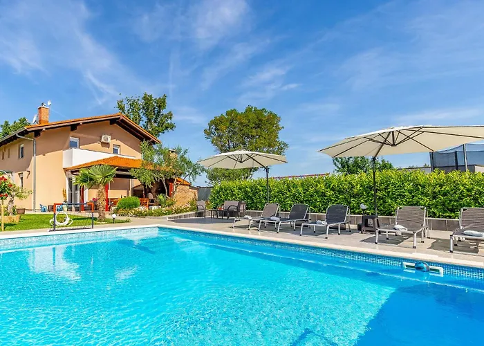 Stunning In 펜션 Marčana